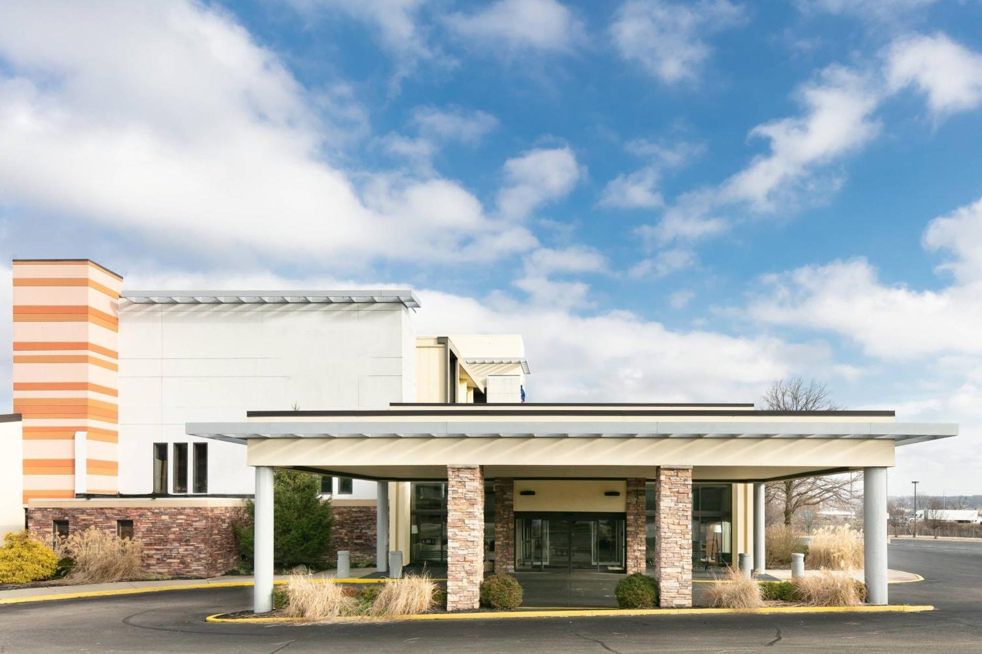 Chester Inn & Suites Sharonville Buitenkant foto